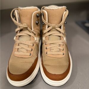 Kizik Women's Tan and Brown Ankle Waterproof Boots - Step in